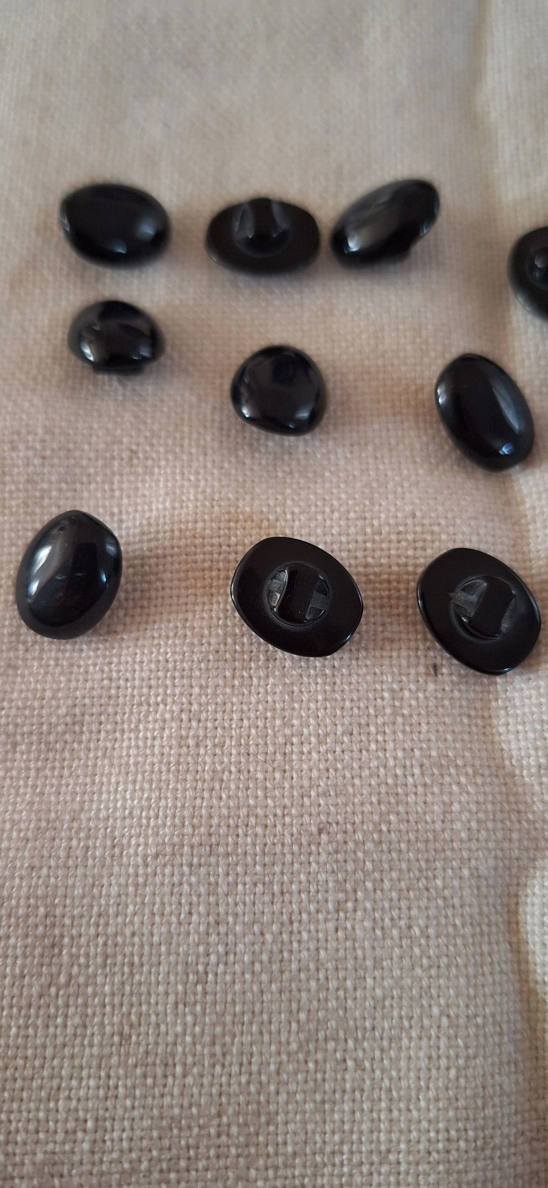 10 knoopjes 15 mm om te naaien van zwarte hars – photo 2